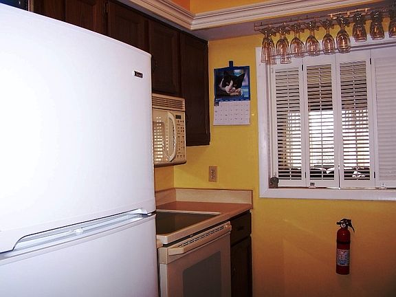 4th image of 9034 W Lisbon Ave Unit 24