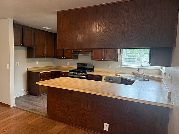 4th image of 2035 Stonybrook Dr