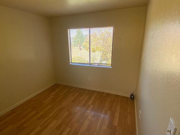 4th image of 332 Louisiana St #2