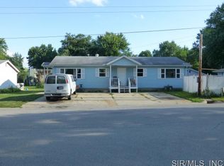 201 Palmer St #B, Brighton, IL 62012