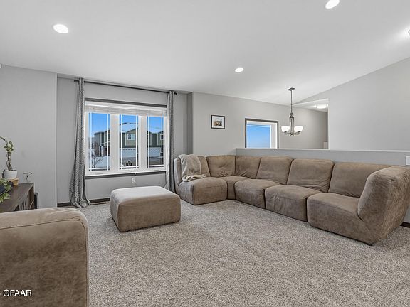 5th image of 1089 Lindsey Ln