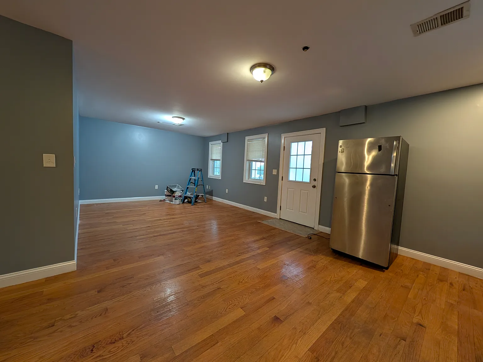 3 bed, 1845 sqft, $3,000 — Photo 3