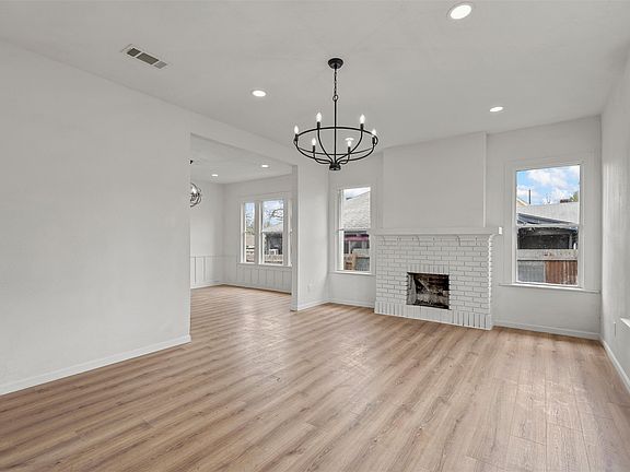 3rd image of 1504 Proctor Ave