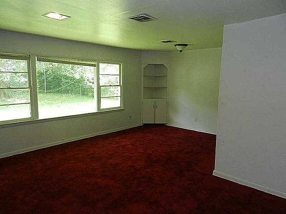 4th image of 3228 McGregor St