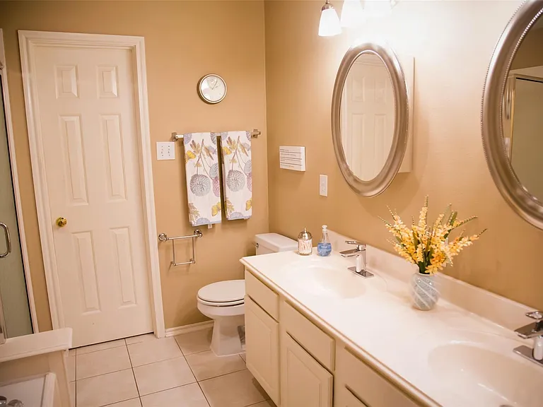 31 N Walden Elms Cir — Photo 20
