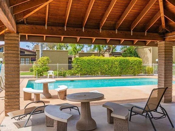 5th image of 1247 E Bluebell Ln