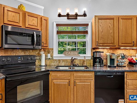 4th image of 16 Chestnut Ln