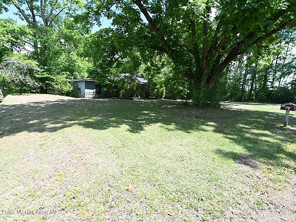 2nd image of 695 Lindsey Rd