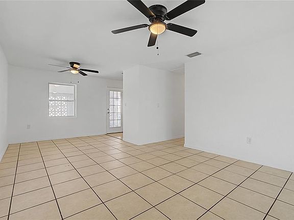 3rd image of 3084 Key Ln