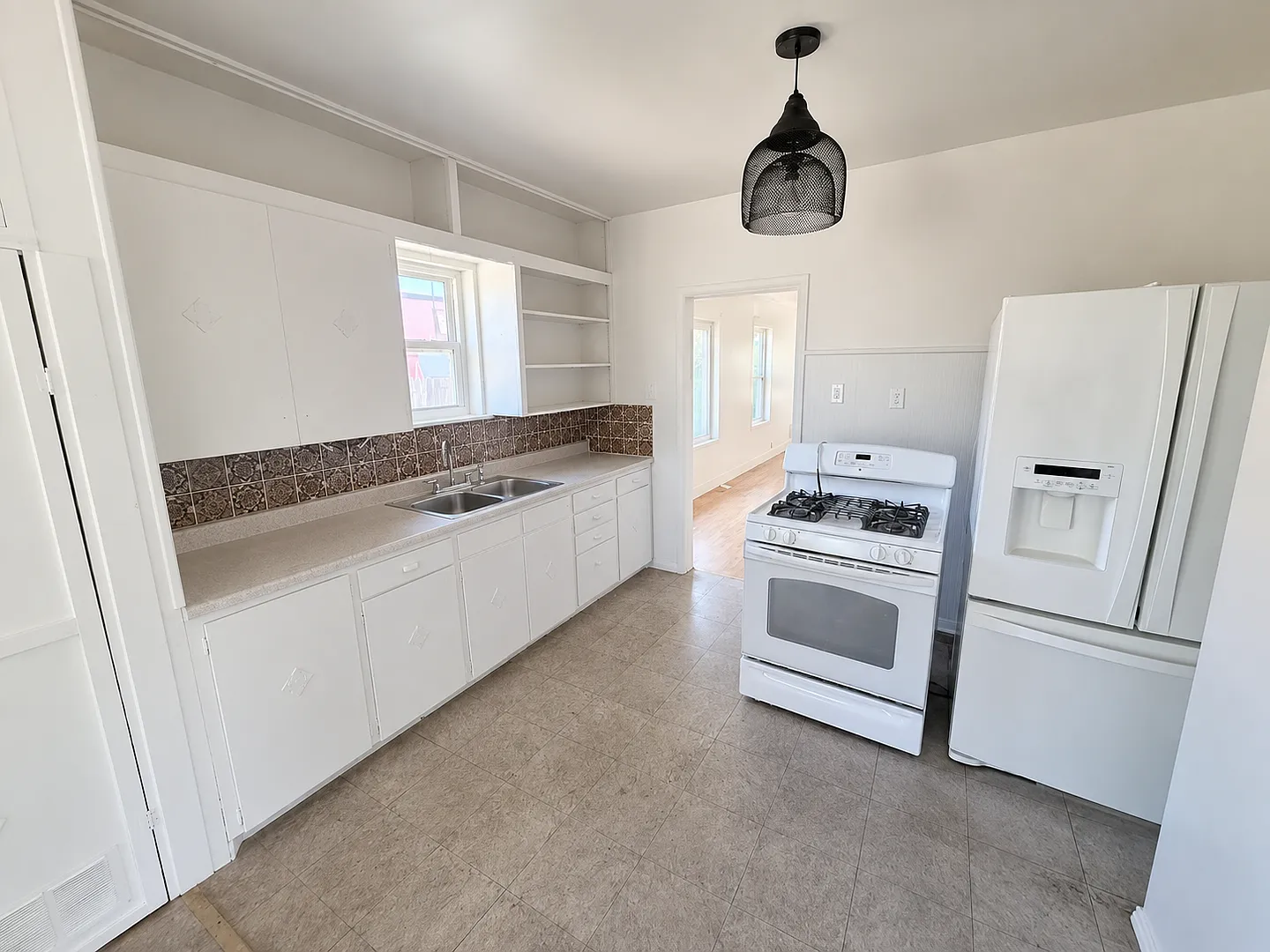3 Bed 1.5 Bath — Photo 3