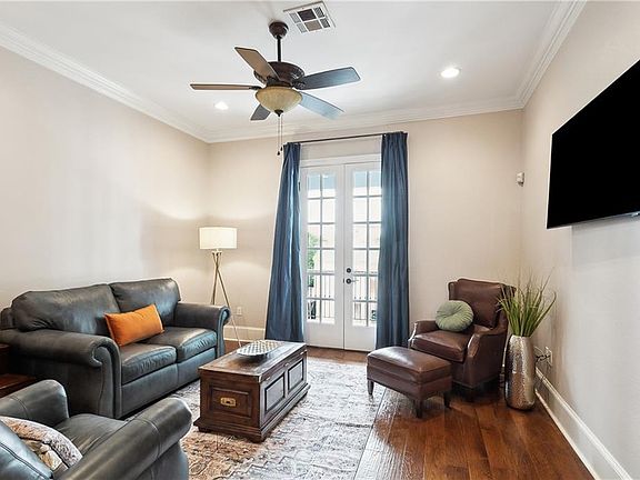 4th image of 1633 1st St APT 301