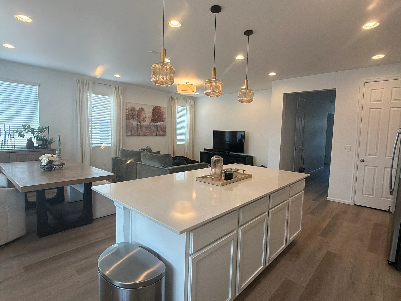 3 bed, 1542 sqft, $2,900 — Photo 3