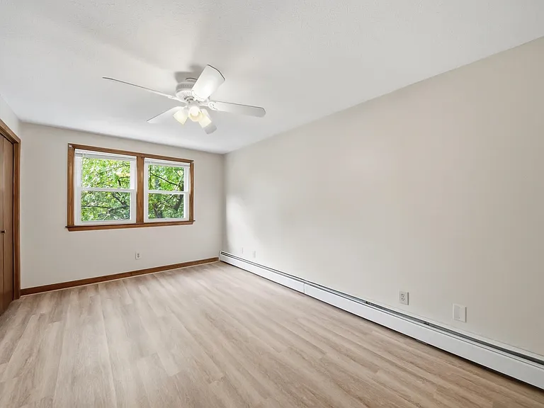 33 Elwood Ave #B — Photo 20