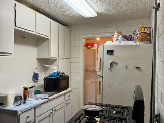2nd image of 702 N Huntington St