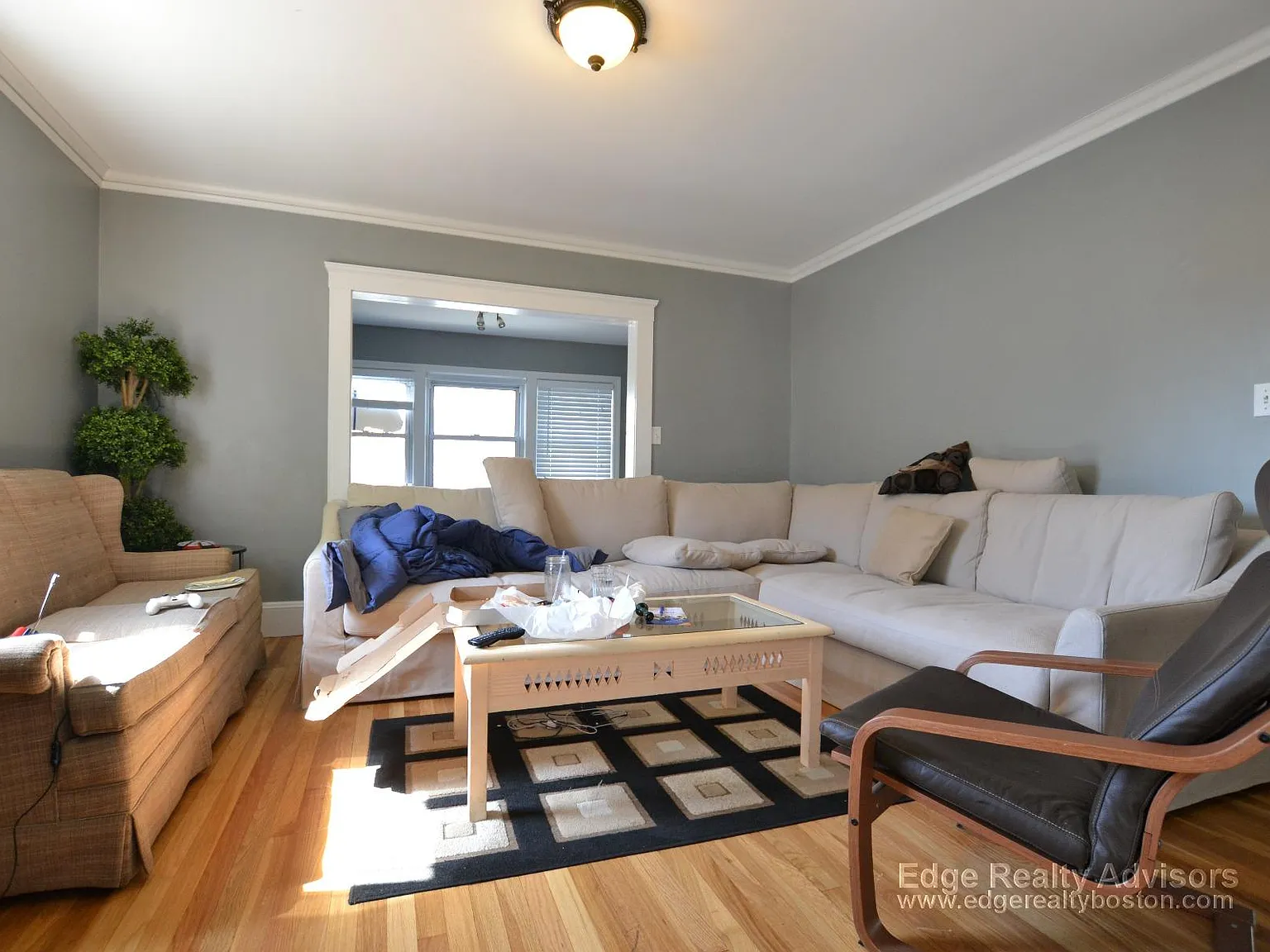 4 bed, 1600 sqft, $4,400 — Photo 4