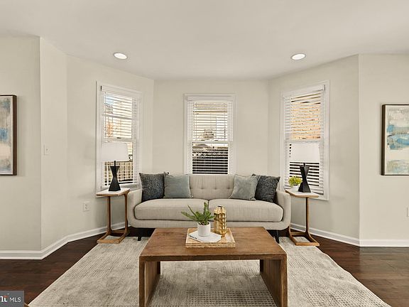 5th image of 3317 9th St NE