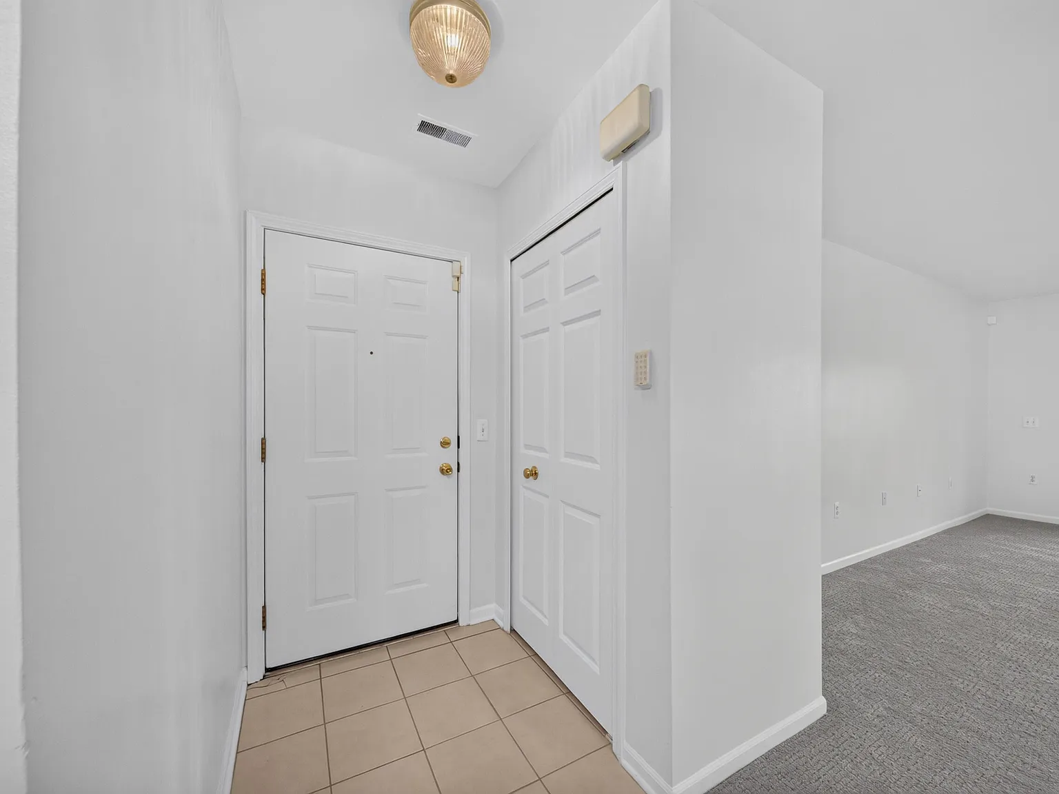 2 bed, 2.0 bath, 1160 sqft, $1,600 — Photo 4