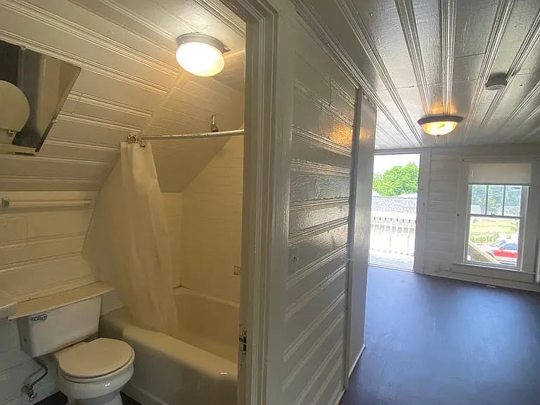 421 Piedmont Rd — Photo 4
