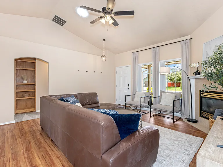 5875 S Hollyhock Way — Photo 11