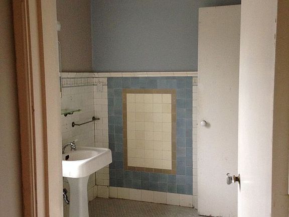 4th image of 310 & 312 Washington St #8