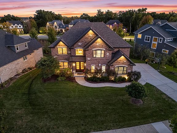 2nd image of 1415 Oak Bluff Ln