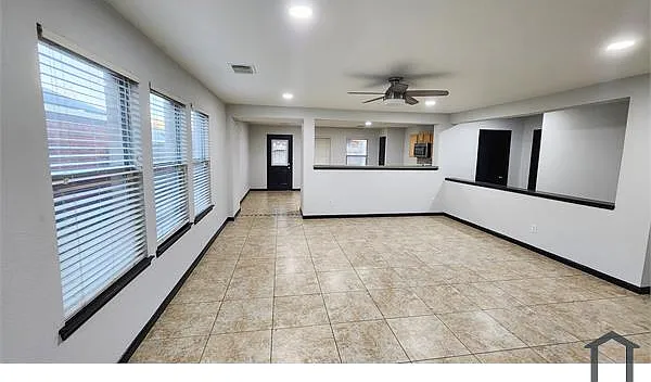 3914 Brighton Springs Ln — Photo 3
