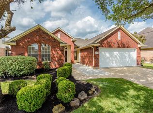 1607 Gatecreek Dr, Pearland, TX 77581