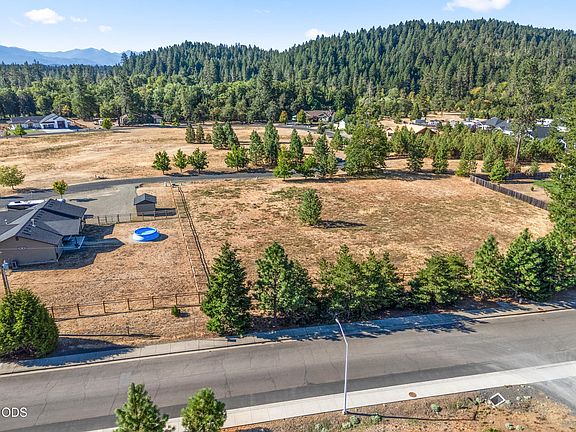 4th image of 597 E Forks Cir #21