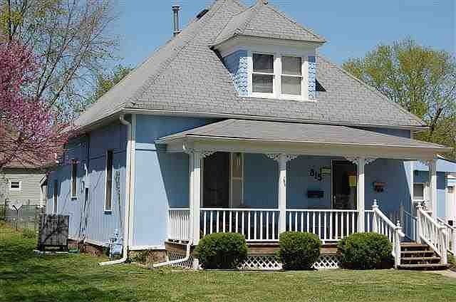 1st image of 815 E 11th St