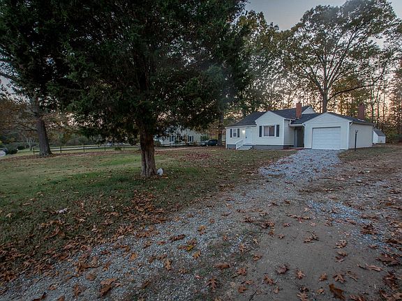 5th image of 1605 Staley Rd