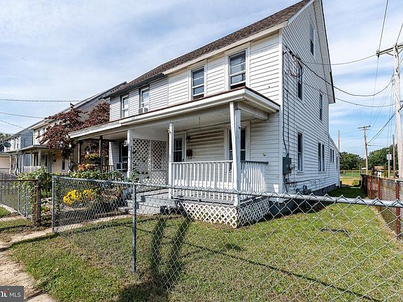 3rd image of 500 Sharp St N