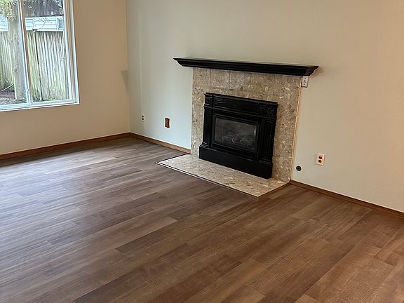 4th image of 9106 182nd Ave NE