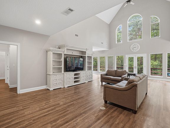 5th image of 983 Bonhomie Rd