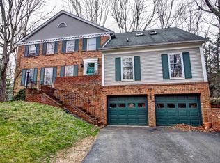 2052 Eakins Ct, Reston, VA 20191