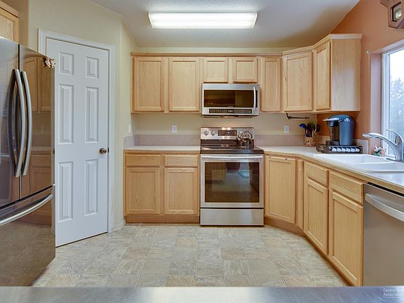 4th image of 11305 NW King Ave