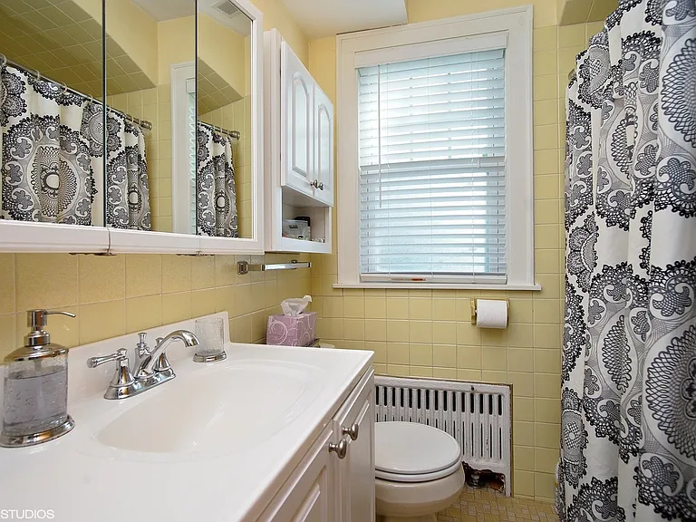 1518 W Touhy Ave #2 — Photo 8