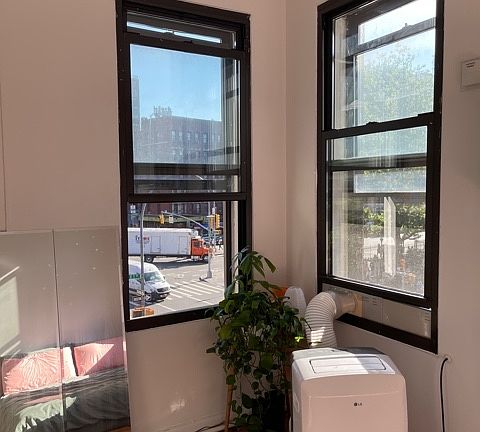 4th image of 76 E 1st St #2BA