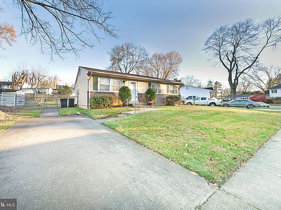 2nd image of 13725 Greenbriar Dr