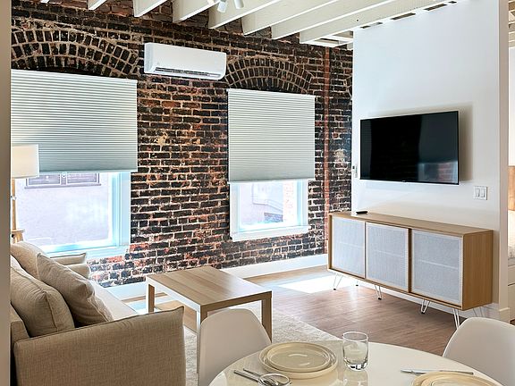 2nd image of 636 S Cochran Ave APT 204
