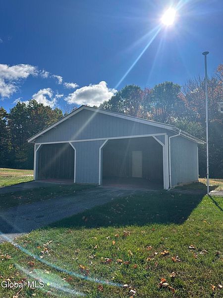 4th image of 36 Champlain Drive