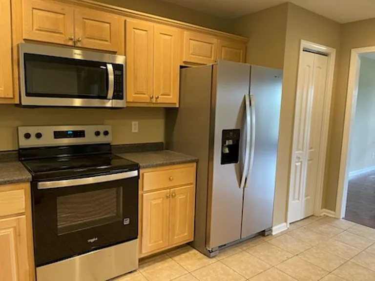 1625 Farmington Dr — Photo 5