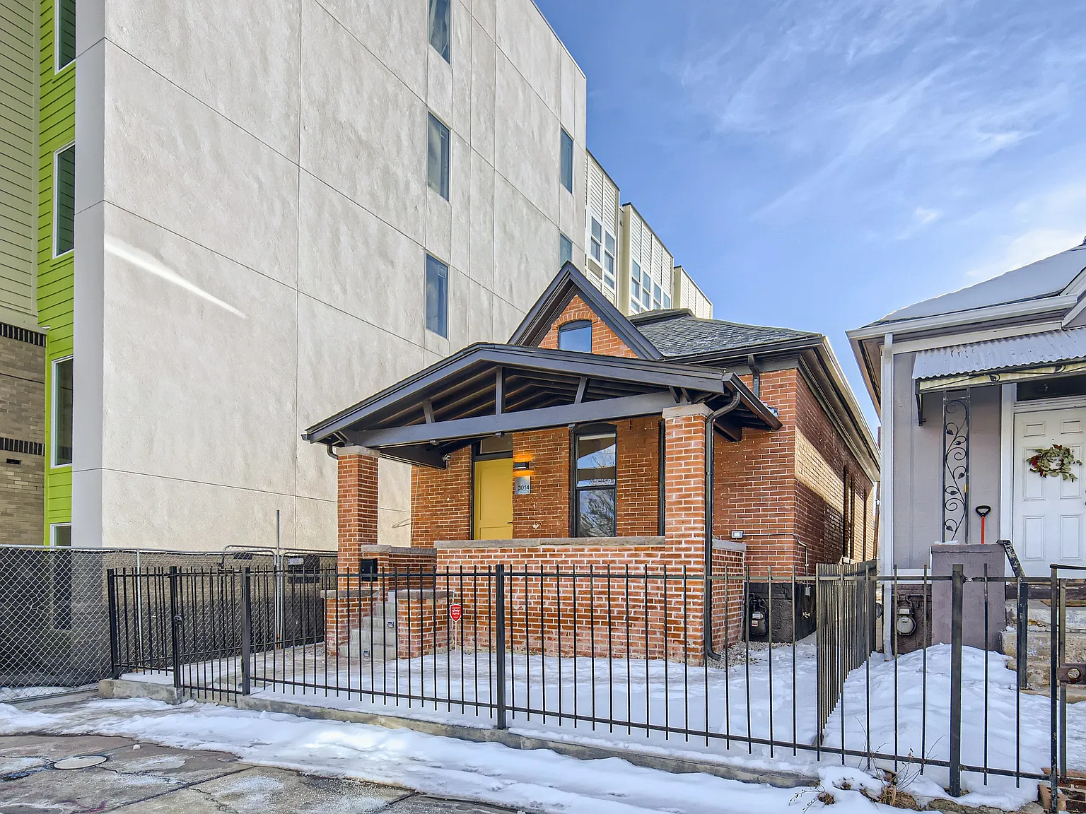 3000 Welton St — Photo 2