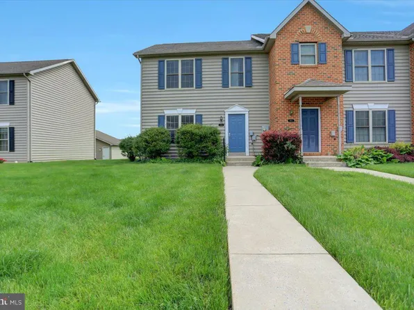 1914 Ashley Dr, Chambersburg, PA 17201