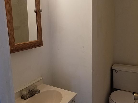 5th image of 109 N Martin St APT B