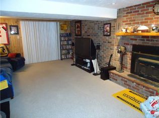 6089 Tuscarawas Rd, Industry, PA 15052