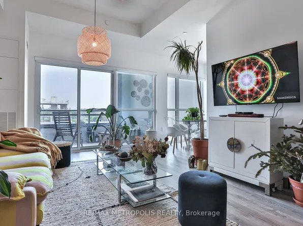 25 Neighbourhood Ln #703, Toronto, ON M8Y 0C4