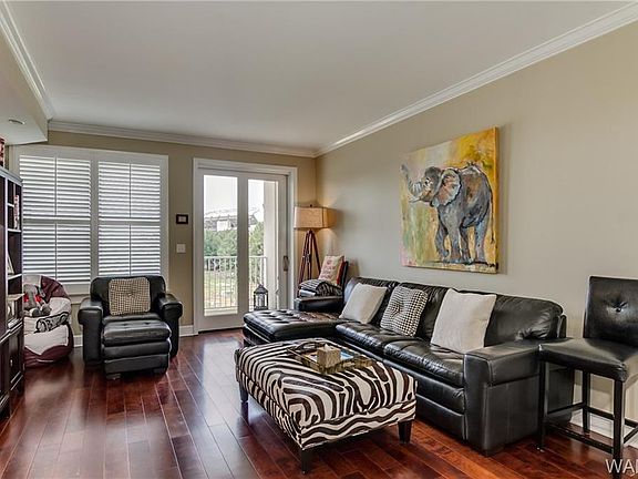 2nd image of 1155 12th St Unit 404