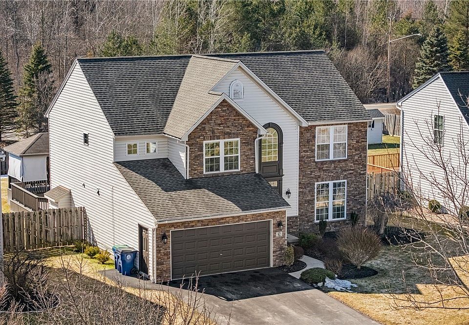 1st image of 62 Echowood Dr