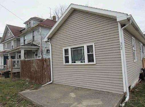 1st image of 302 Silver St
