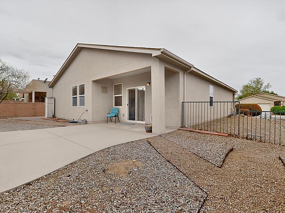 3rd image of 3401 Sun Mesa St SW